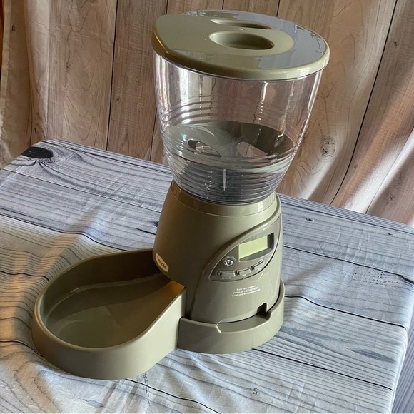 ✅9X Host Pick✅ Petmate Automatic Digital Portion Control Pet Feeder - Picture 4 of 7